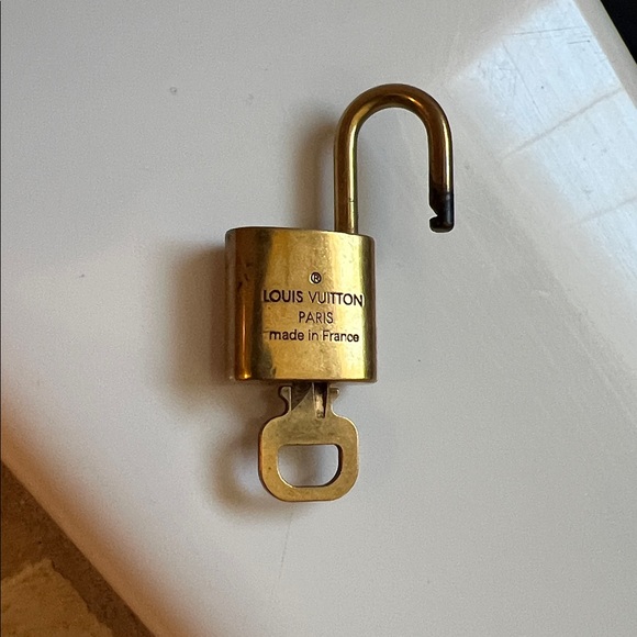 Louis Vuitton #333 - Picture 4 of 5